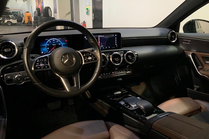 Sort Mercedes A200 fra 2019