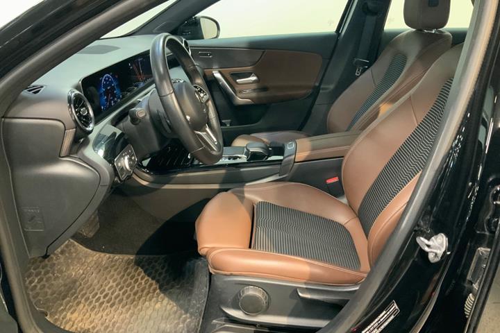 Sort Mercedes A200 fra 2019