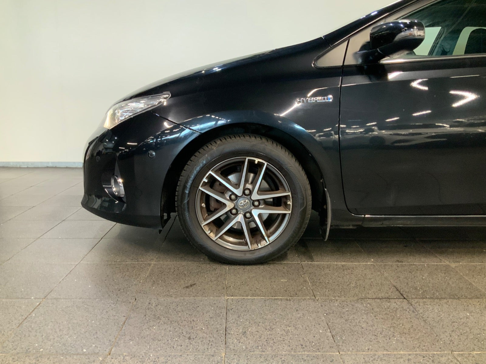 Sort Toyota Auris fra 2014