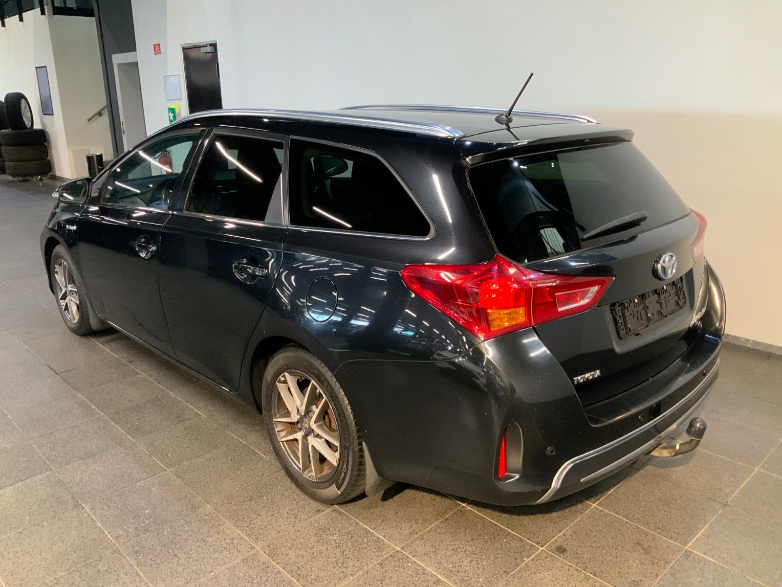 Sort Toyota Auris fra 2014