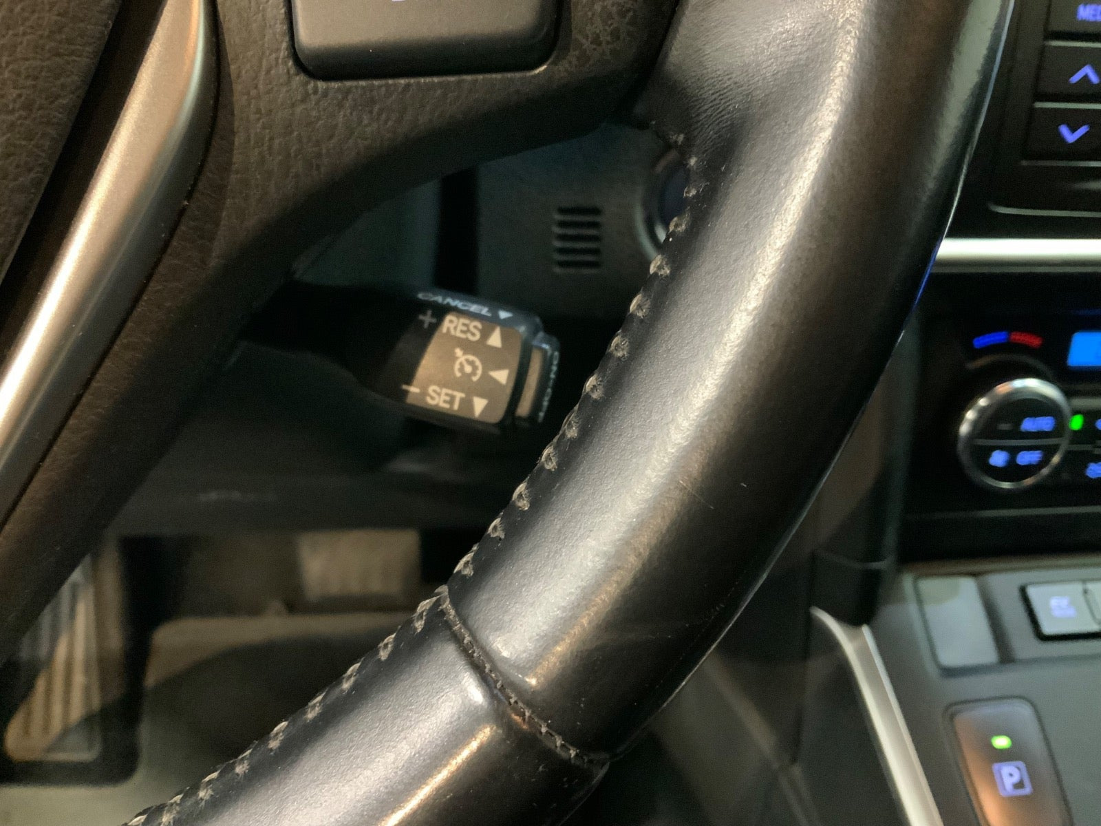 Sort Toyota Auris fra 2014