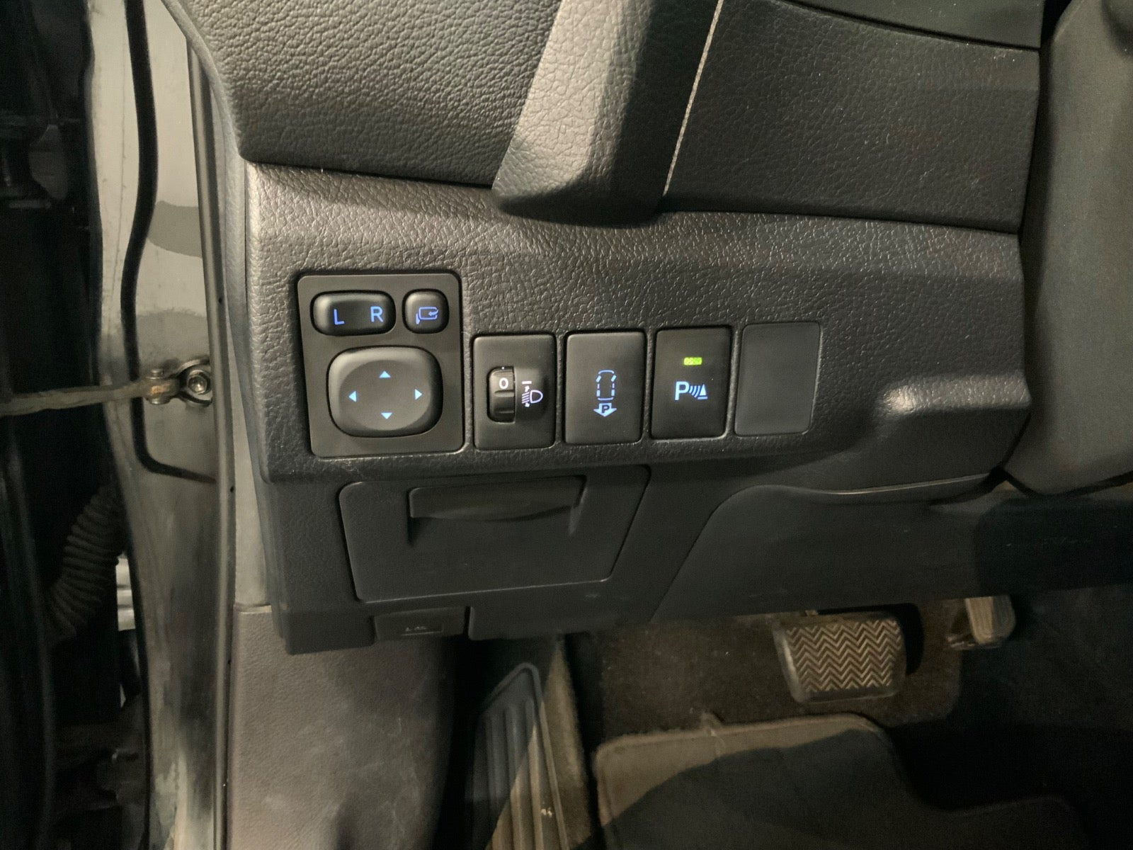 Sort Toyota Auris fra 2014