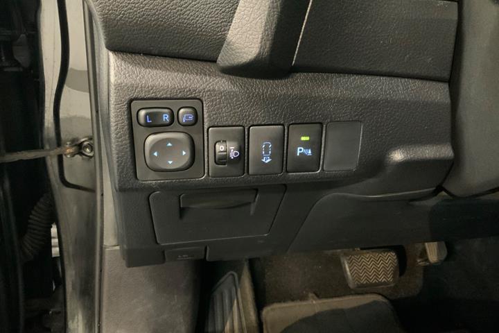 Sort Toyota Auris fra 2014