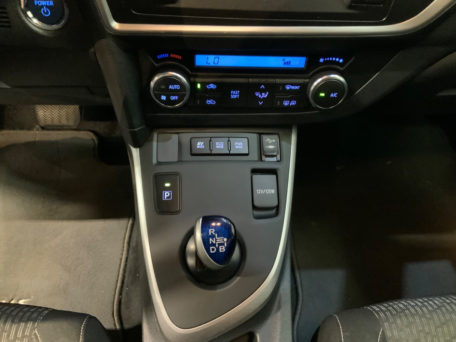 Sort Toyota Auris fra 2014