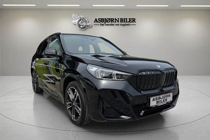 Sort BMW iX1 fra 2023