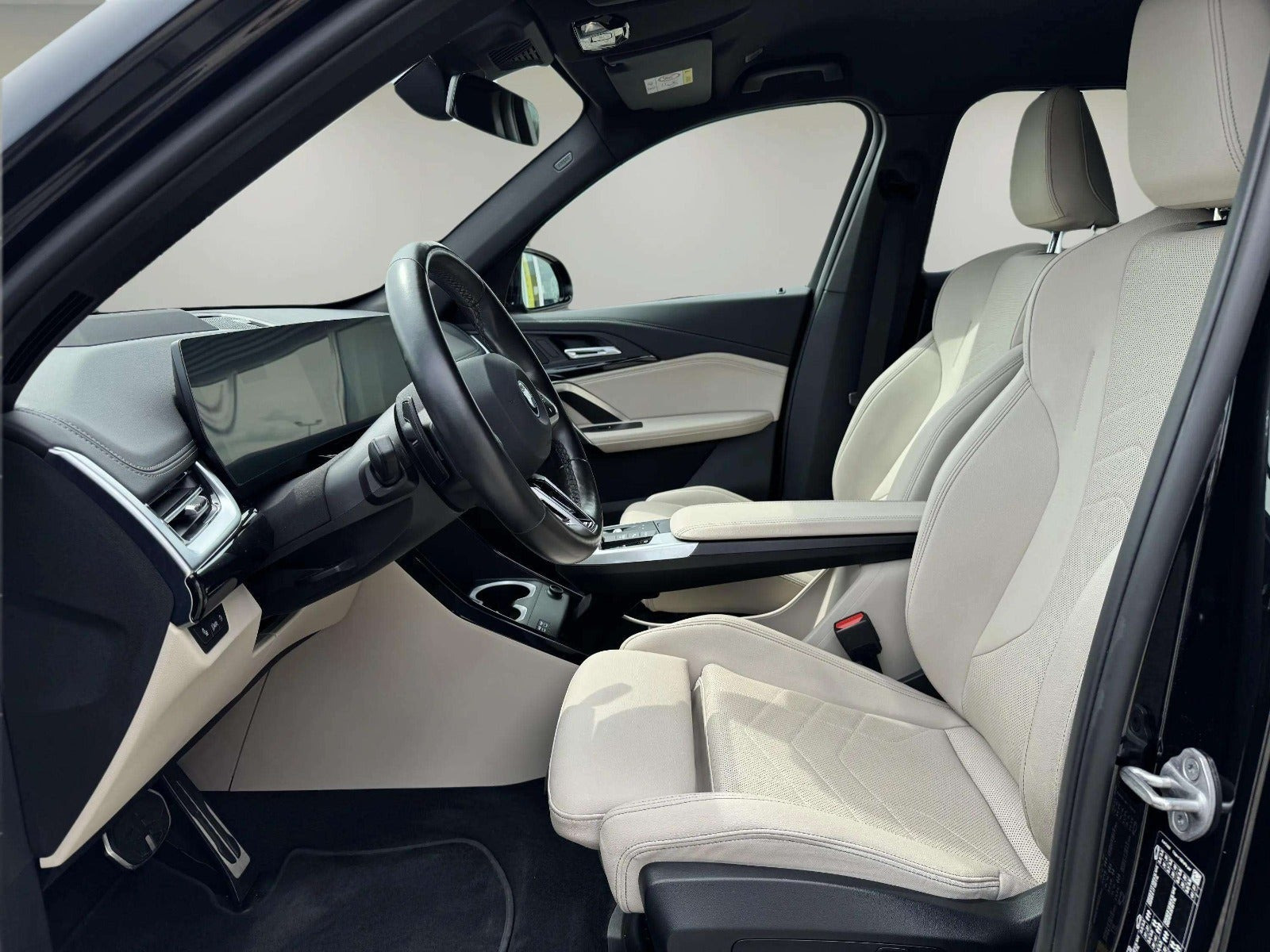 Sort BMW iX1 fra 2023