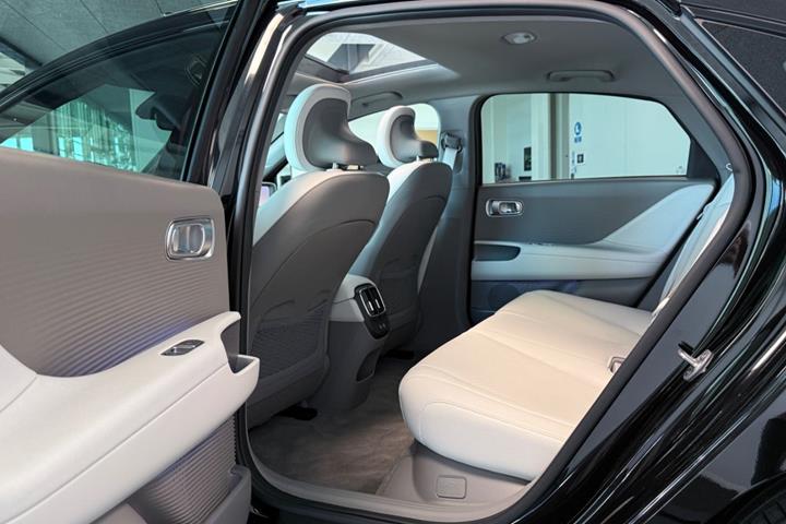 Sort Hyundai Ioniq 6 fra 2023