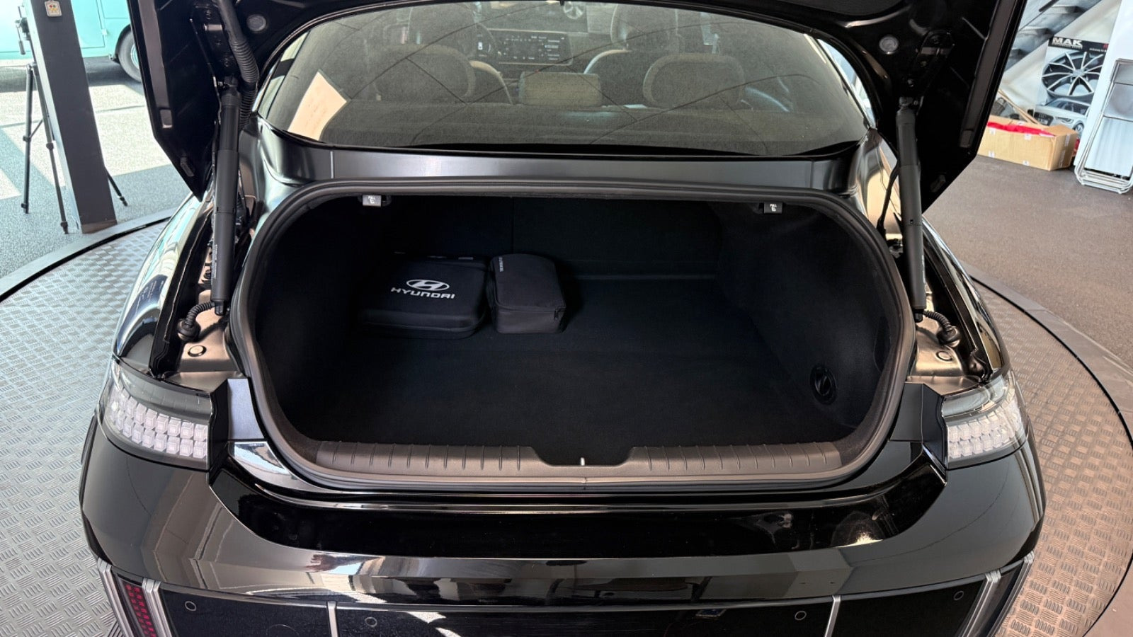 Sort Hyundai Ioniq 6 fra 2023