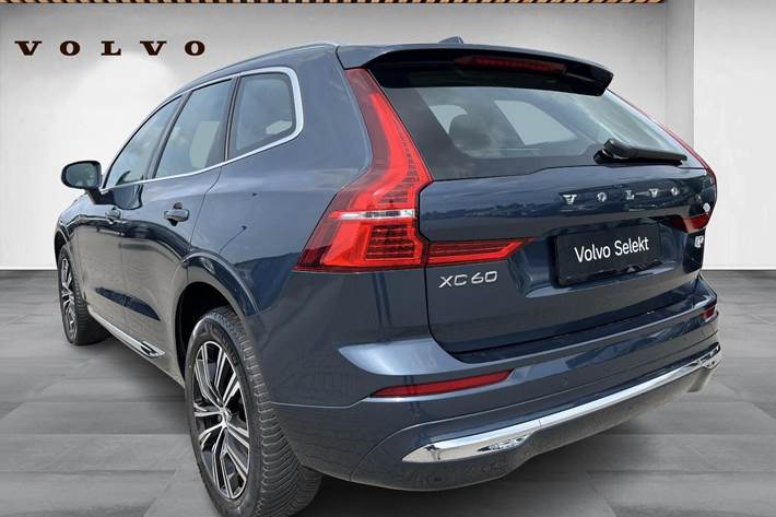 Blå Volvo XC60 fra 2022