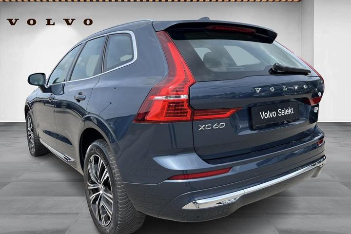Blå Volvo XC60 fra 2022