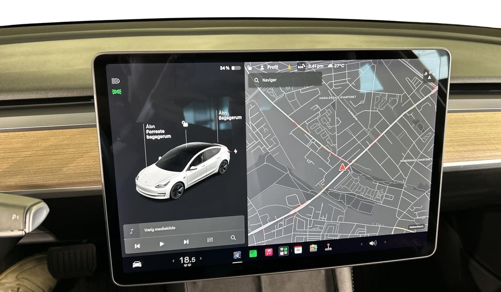 Hvid Tesla Model 3 fra 2021