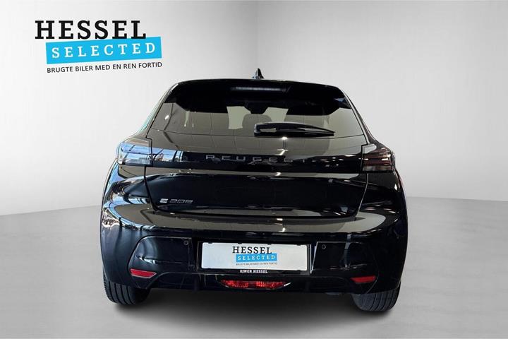 Sort Peugeot e-208 fra 2026