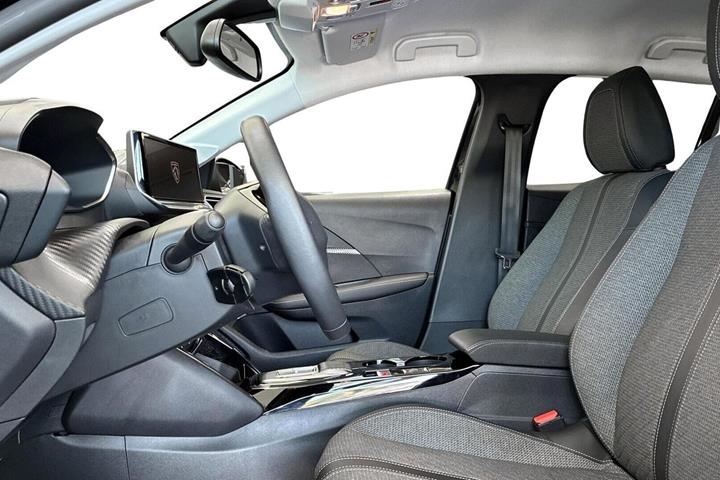 Sort Peugeot e-208 fra 2026