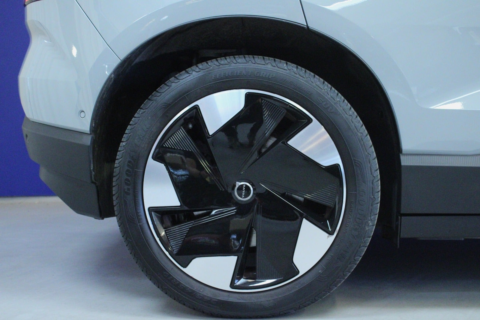 Grå Volvo EX30 fra 2024