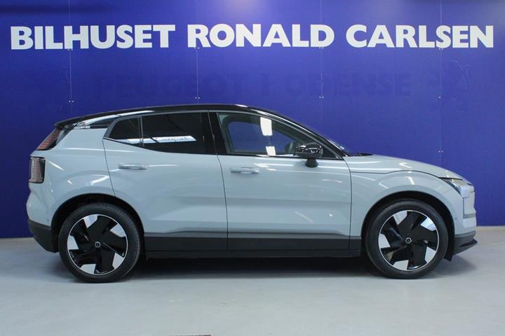 Grå Volvo EX30 fra 2024