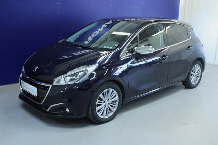 Blå Peugeot 208 fra 2017