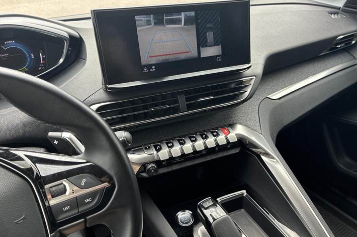 Sølv Peugeot 3008 fra 2021