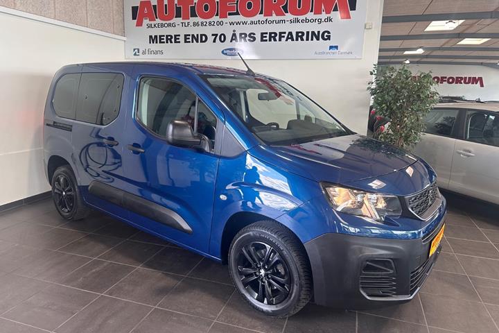 Blå Peugeot Partner fra 2020