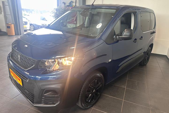Blå Peugeot Partner fra 2020