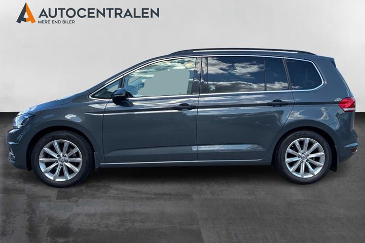Grå VW Touran fra 2021