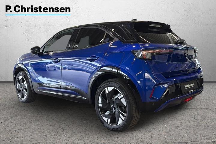 Blå Opel Mokka-e fra 2025