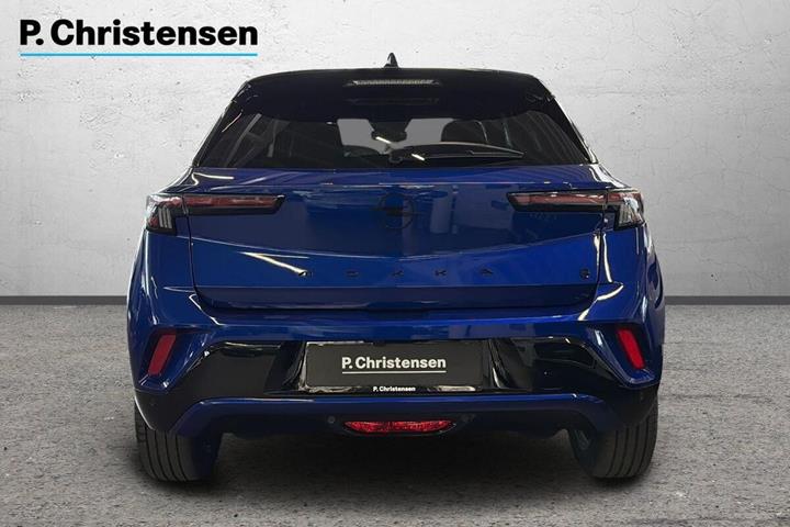 Blå Opel Mokka-e fra 2025