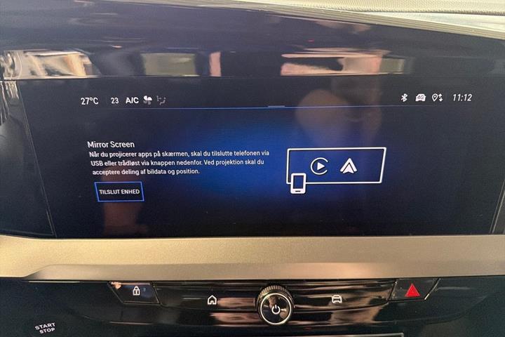 Blå Opel Mokka-e fra 2025