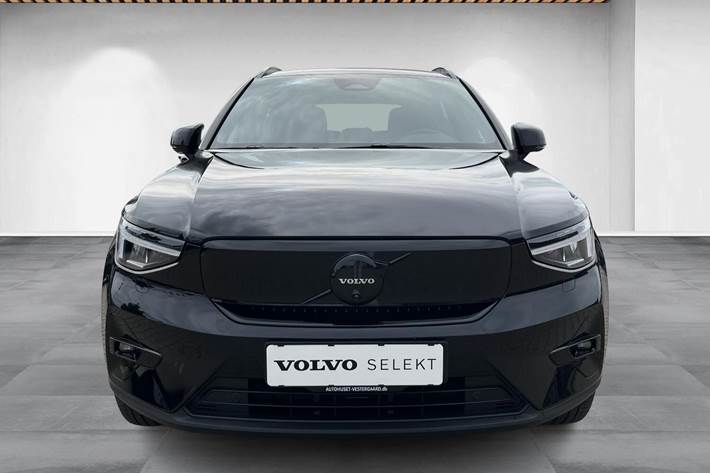 Sort Volvo EX40 fra 2025