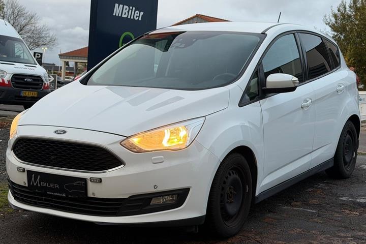 Hvid Ford C-MAX fra 2019 set udefra