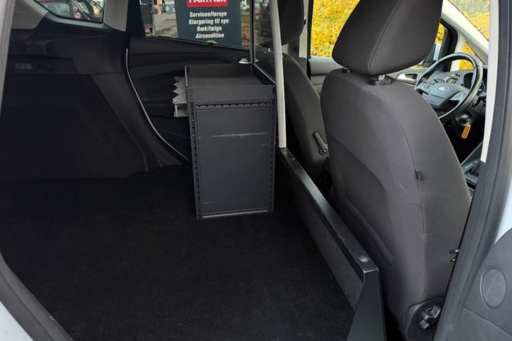 Hvid Ford C-MAX fra 2019