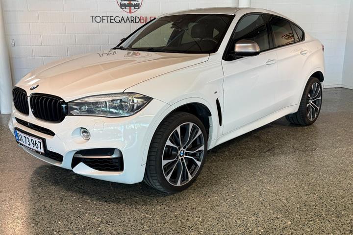 Hvid BMW X6 fra 2017 set udefra