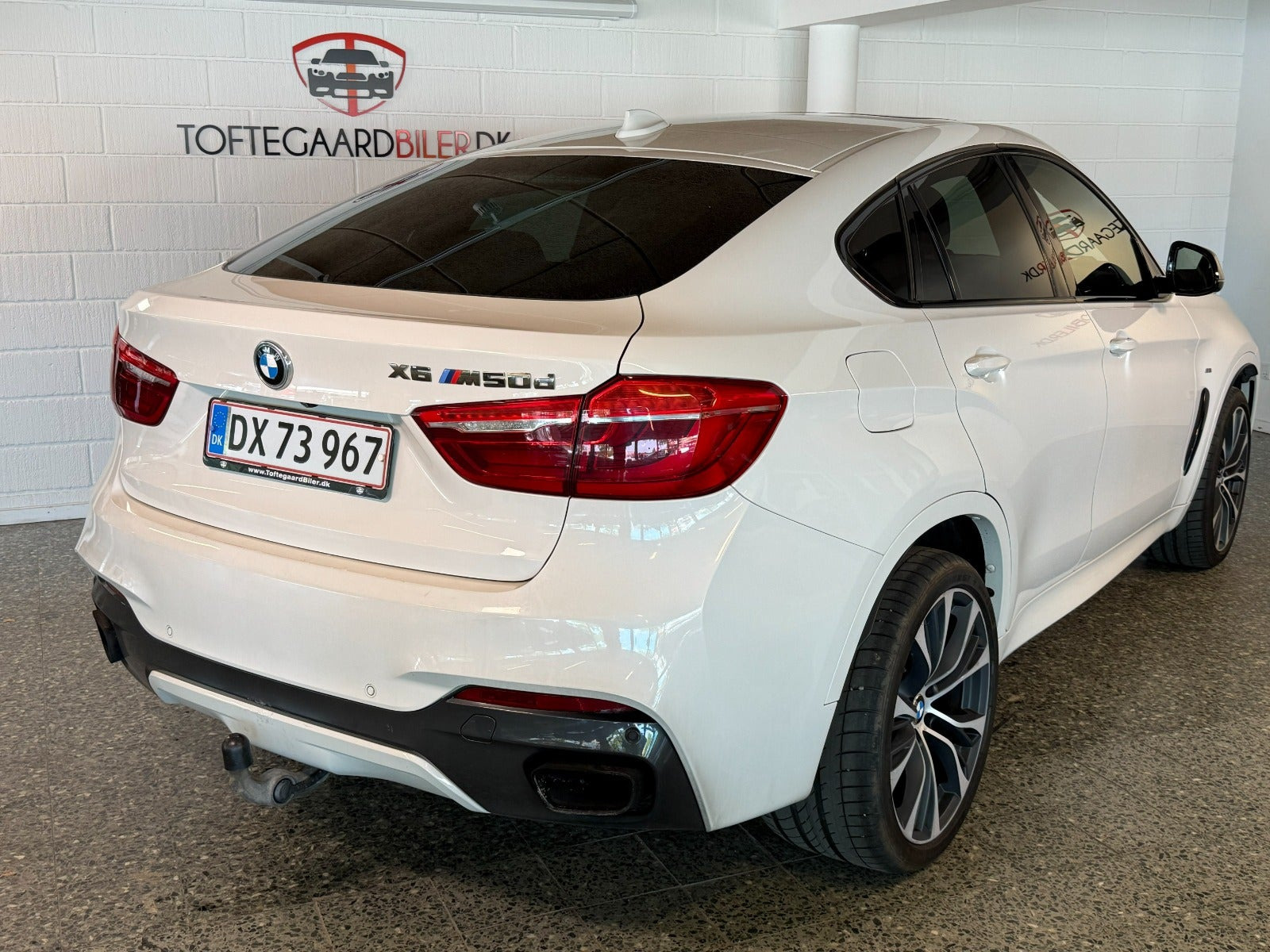 Hvid BMW X6 fra 2017