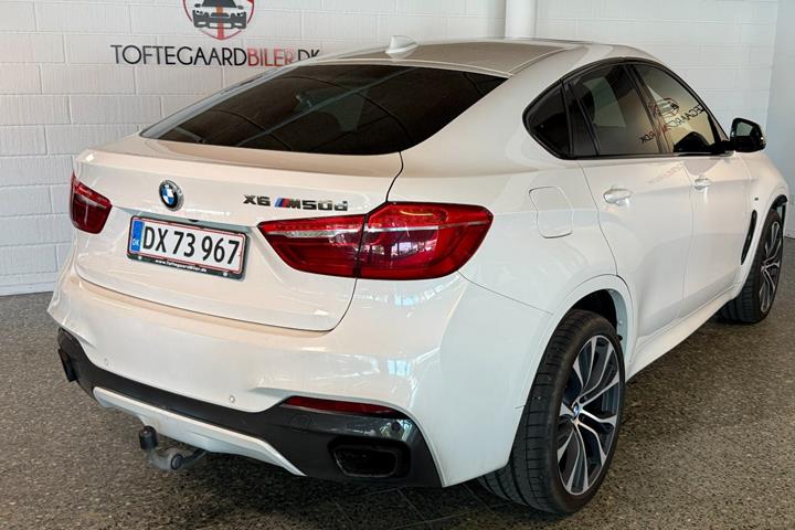 Hvid BMW X6 fra 2017