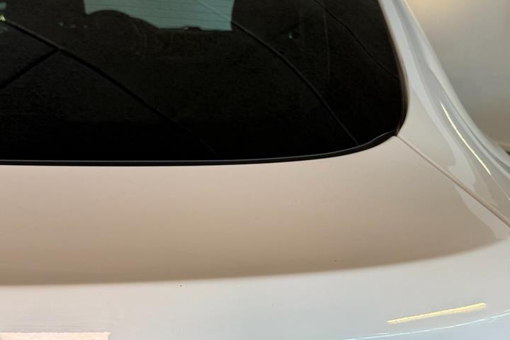 Hvid BMW X6 fra 2017