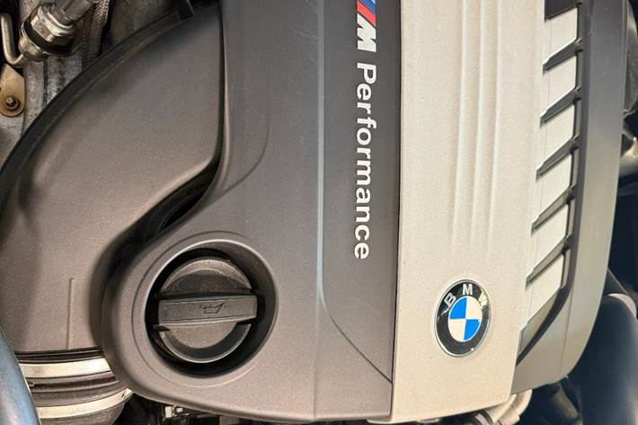 Hvid BMW X6 fra 2017