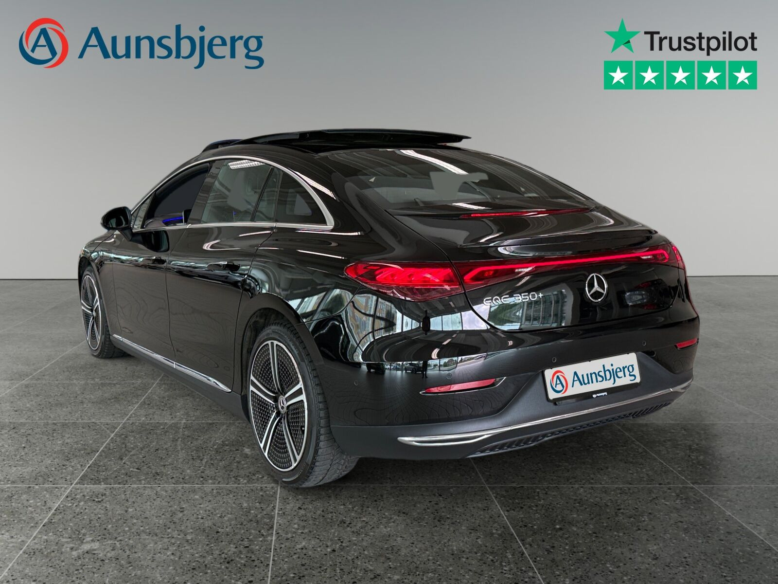 Sort Mercedes EQE350+ fra 2023