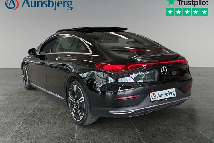 Sort Mercedes EQE350+ fra 2023