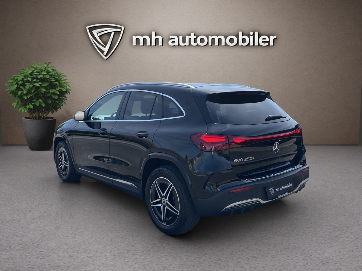Sort Mercedes EQA250+ fra 2024