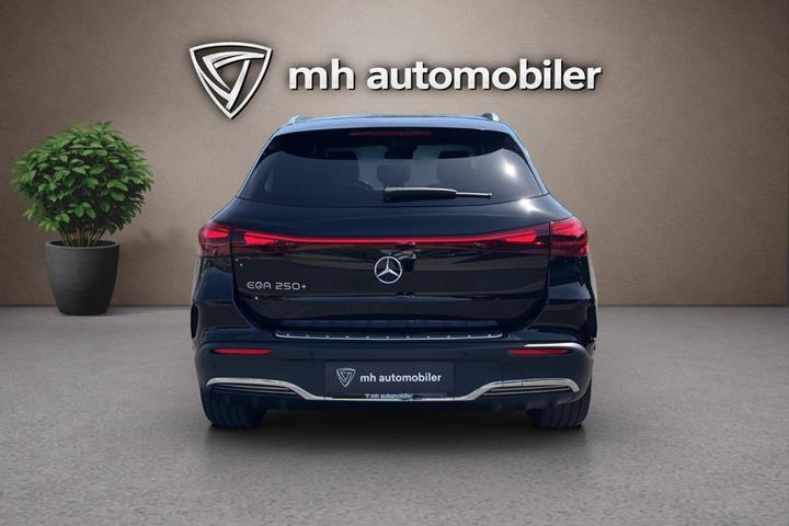 Sort Mercedes EQA250+ fra 2024