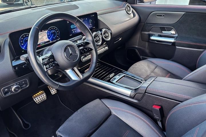 Sort Mercedes EQA250+ fra 2024