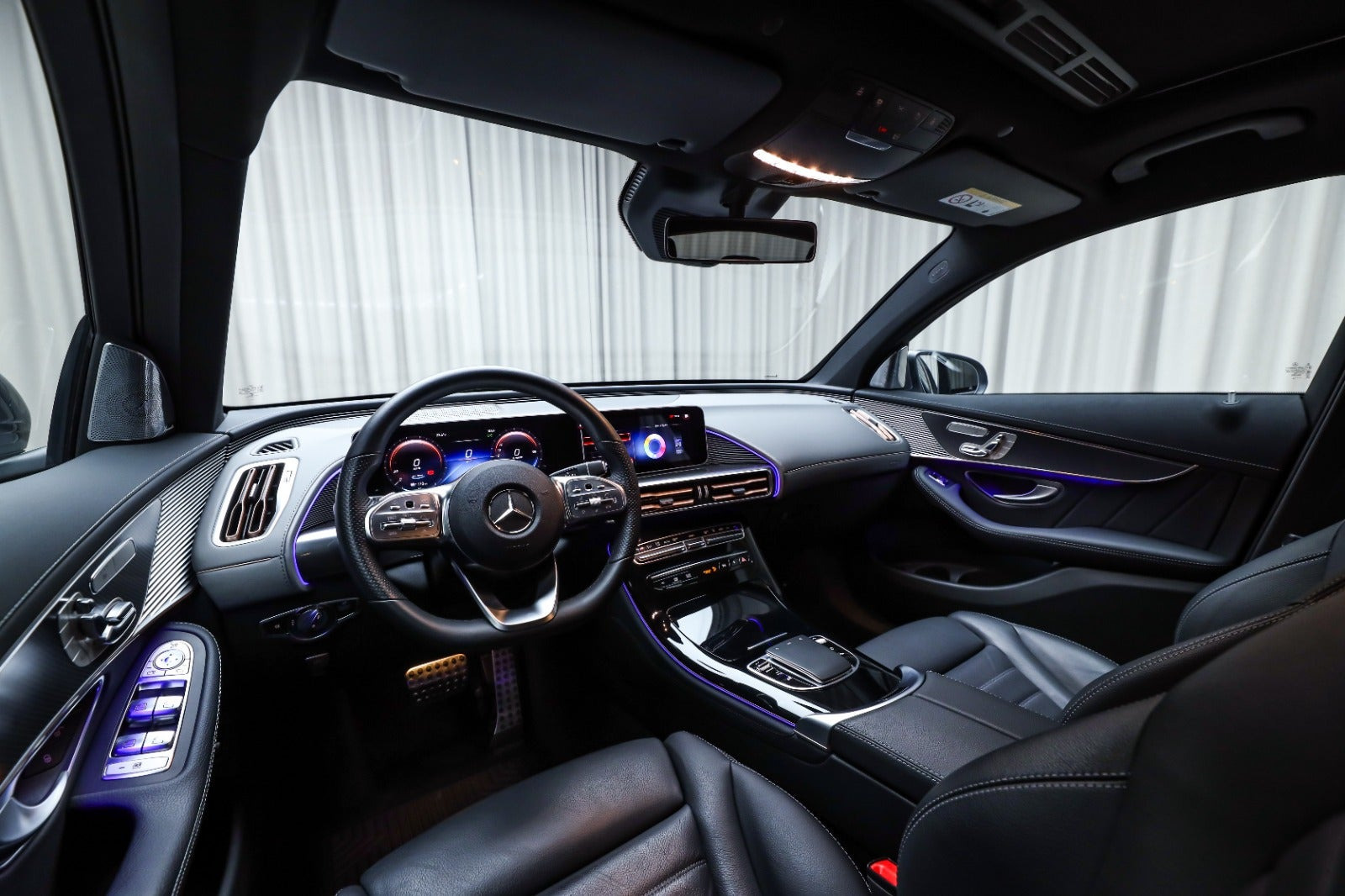 Grå Mercedes EQC400 fra 2020