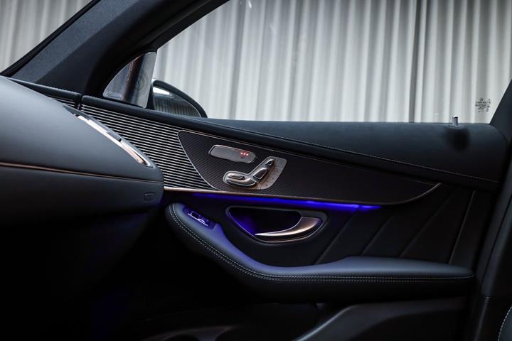 Grå Mercedes EQC400 fra 2020