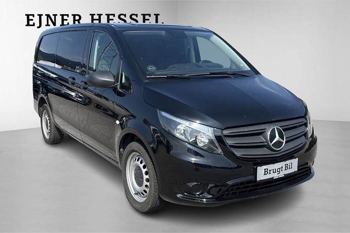 Sort Mercedes Vito 114 fra 2022