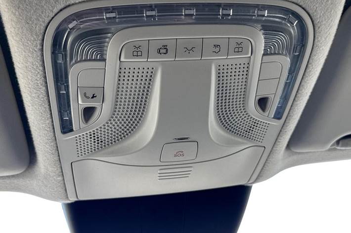 Sort Mercedes Vito 114 fra 2022