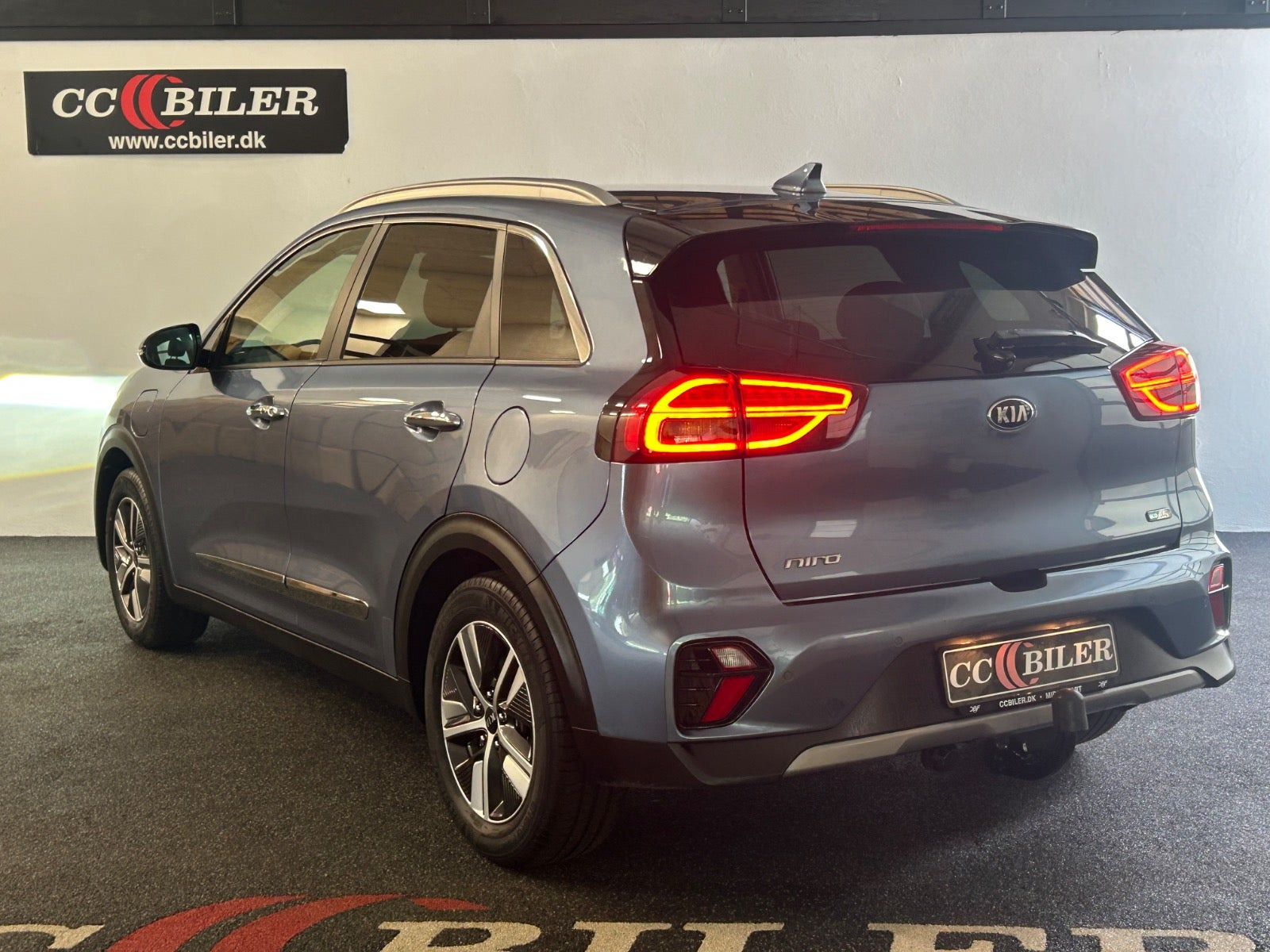 Blå Kia Niro fra 2020