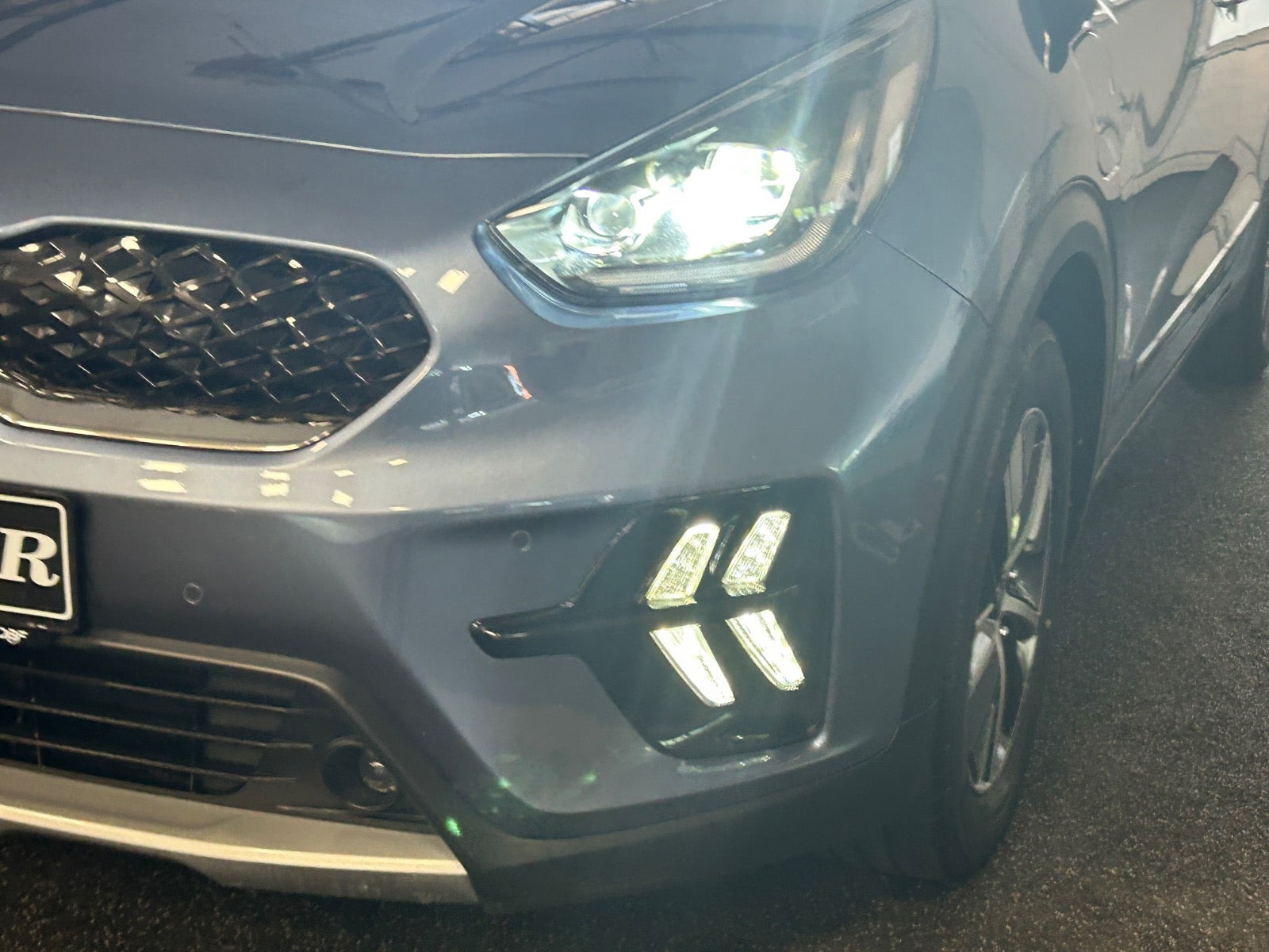 Blå Kia Niro fra 2020