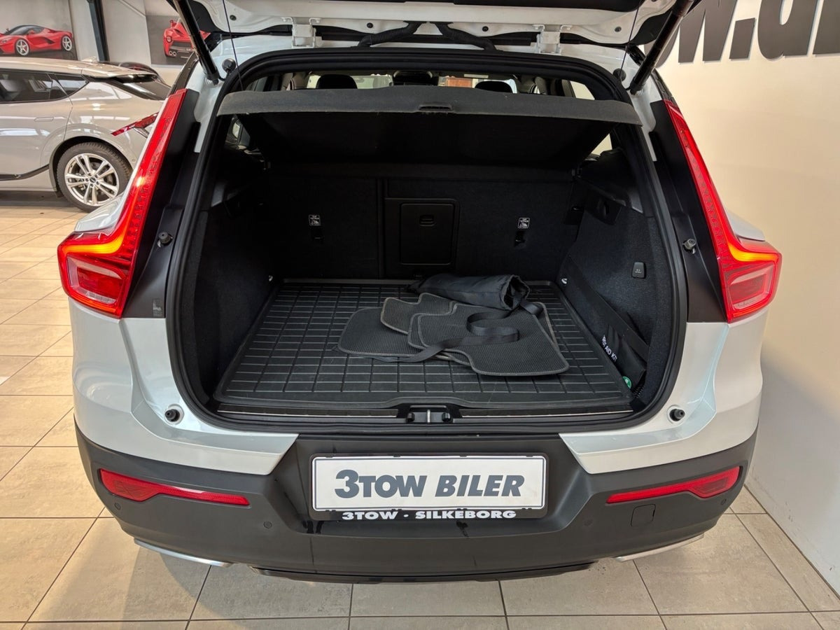 Hvid Volvo XC40 fra 2020