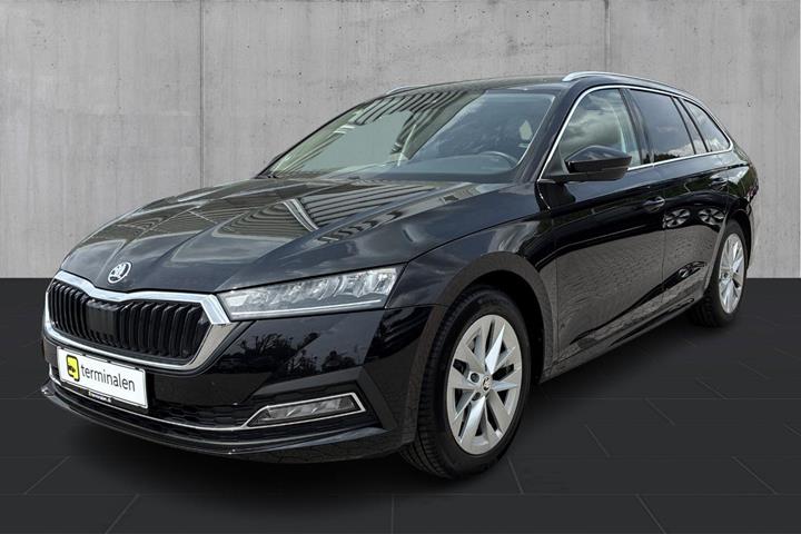 Sort Skoda Octavia fra 2023 set udefra