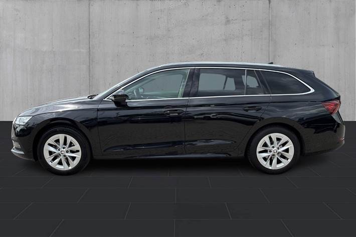 Sort Skoda Octavia fra 2023