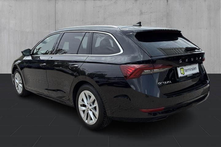 Sort Skoda Octavia fra 2023